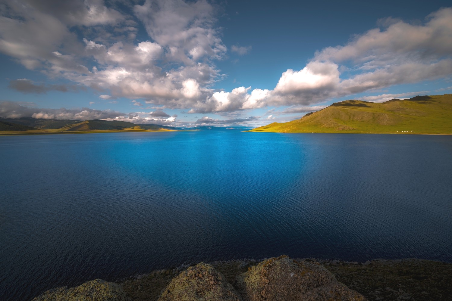 Le acque dell’Ugii Lake